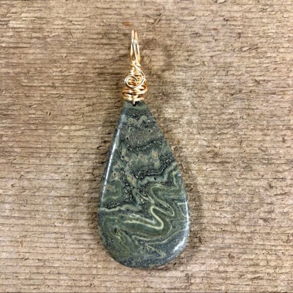 Swirled Green Jasper Necklace Pendant - Picture 1 of 4